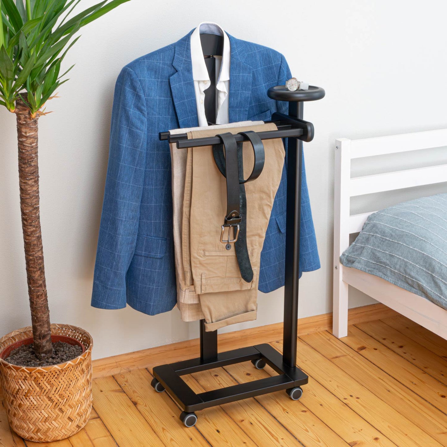 Valet Stand, Clothes Valet, 1 Clothes Hanger, 3 Trouser Rods, 1 Handy Storage Shelf, Wood, Black, Tatkraft Baron, 20