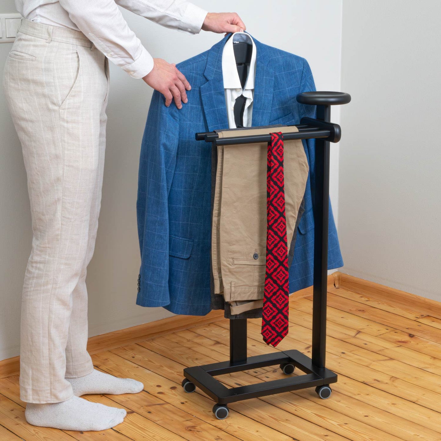 Valet Stand, Clothes Valet, 1 Clothes Hanger, 3 Trouser Rods, 1 Handy Storage Shelf, Wood, Black, Tatkraft Baron, 11